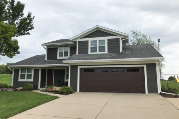dk_12100_rs_coffee_trim_white_beauty1 diamond kote siding on home